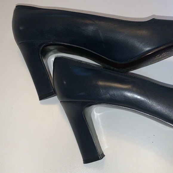 Lauren Ralph Lauren Vintage Navy Pumps - Picture 6 of 6